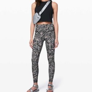 Lululemon Wunder under tight